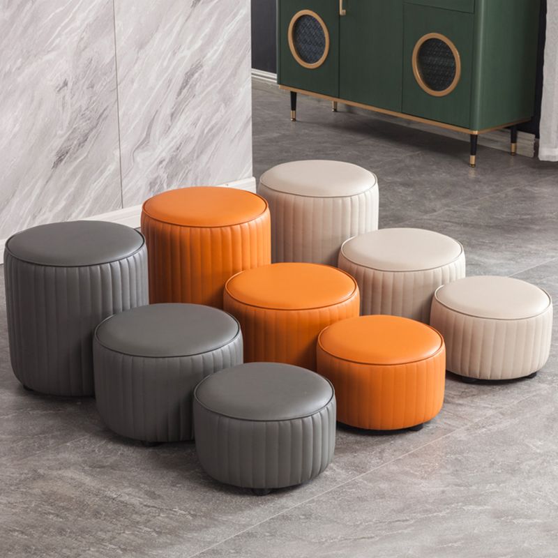 Modern Round Ottoman Solid Color Leather Water Resistant Footstool Ottoman Clearhalo 'furn' 'furn_ottomans_poufs' 'Furniture' 'Living Room Furniture' 'Ottomans & Poufs' 'ottomans_poufs' 1200x1200_69c917f3-aac1-4e4e-bf2e-7cc88c28ee39