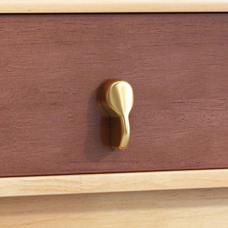 Hedendaagse natuurlijke accentkist met 4 houten benen en laden