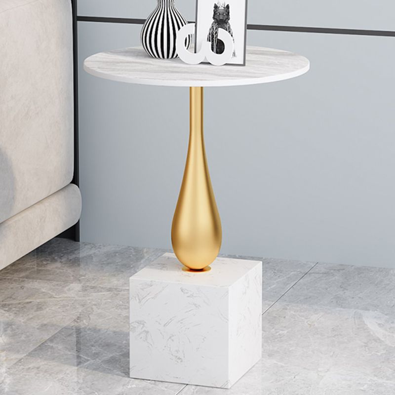 Tabella laterale piedistallo larga 13,77 "Modernistica tavolo da snack laterale in metallo