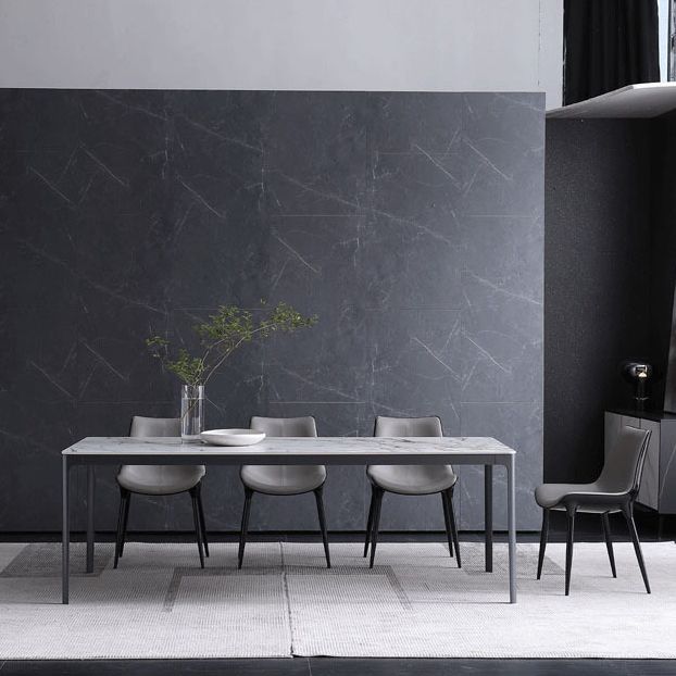 家のための4本の脚の焼結された石のテーブルを備えた金属の現代的な長方形のダイニングテーブル