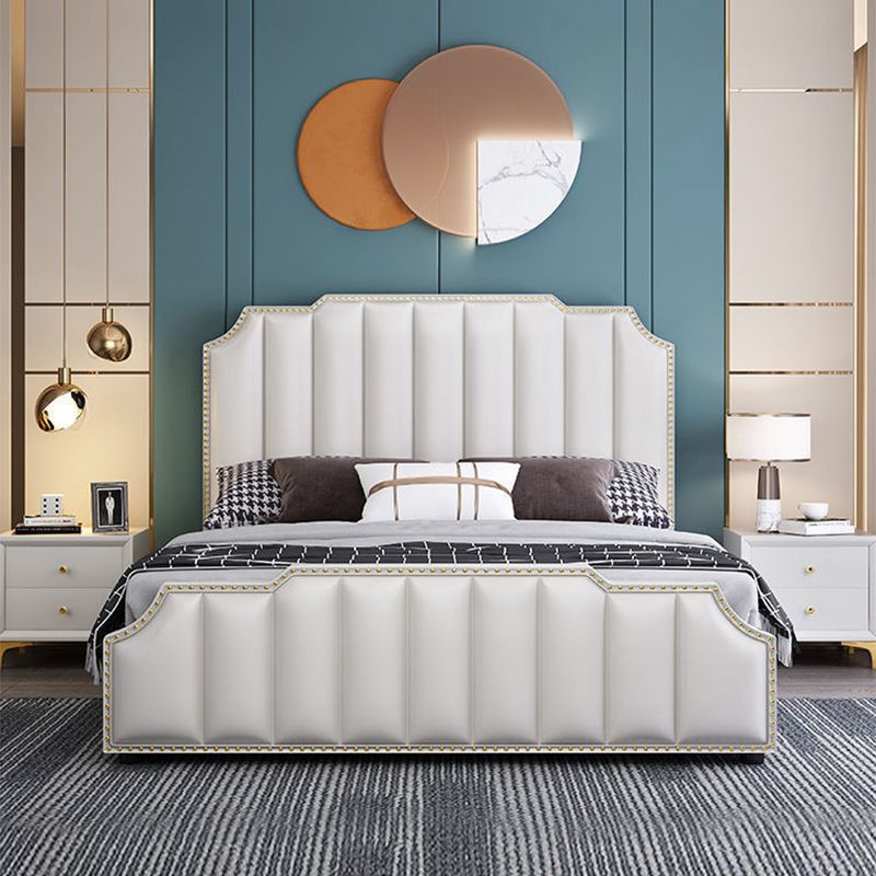 Luxe lederen bed beige gestoffeerd bedframe met nagellop -trim