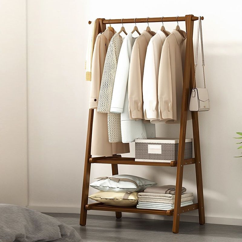 Appuntamento scandinavo per appendiabiti in legno di stoccaggio senza piedi.