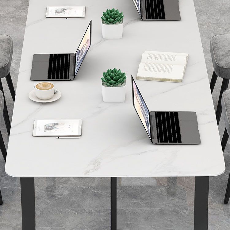 メタルベースのあるモダンな長方形のライティングデスク焼結石のオフィスデスク