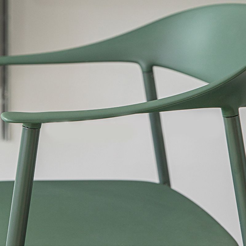 Modern Indoor-Outdoor Dining Arm Chair Plastic Arm Chair with Metal Legs