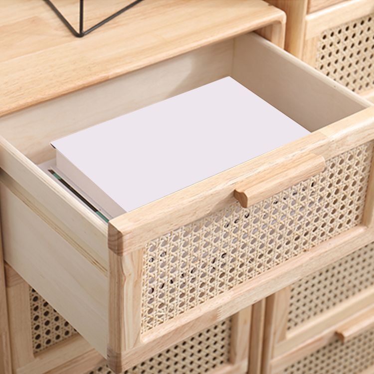 Hedendaagse opbergkast met laden en massieve houten benen