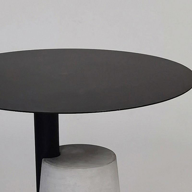 Concrete Side Table Modern Pedestal Round End Table for Living Room Clearhalo 'Coffee & Accent Tables' 'End & Side Tables' 'end_side_tables' 'furn' 'furn_end_side_tables' 'Furniture' 'Living Room Furniture' 1200x1200_6c2b2317-ba8b-4df5-bc1c-8d1343275582