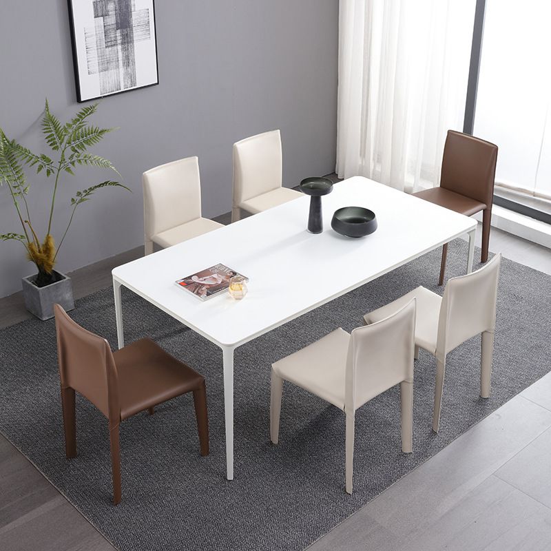 Eigentijdse eetkamerstoelen van kunstleer, armloze stoelen met metalen onderstel