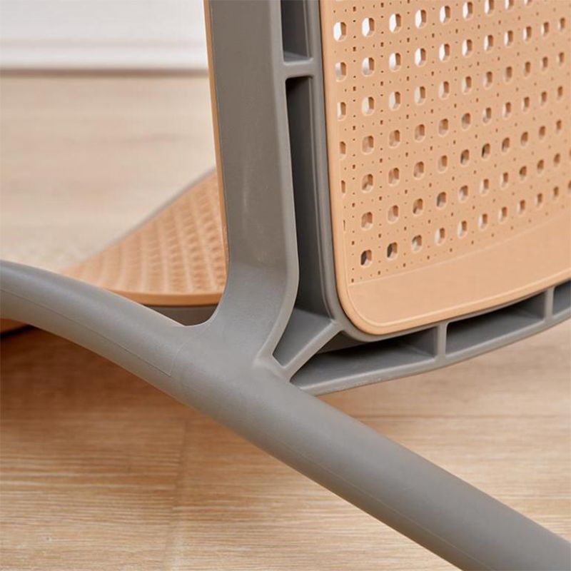 Sedia laterale da pranzo in plastica da pranzo da pranzo.