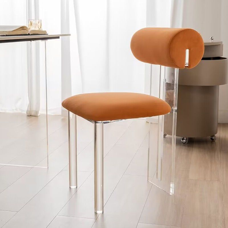 Sedie da pranzo e accento imbottite contemporanee e in plastica