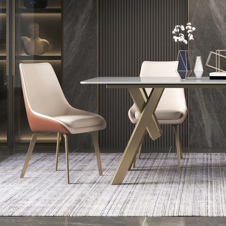 Tavolo da rettangolo del tavolo in pietra sinterizzato di lusso con base in metallo oro e 4 gambe