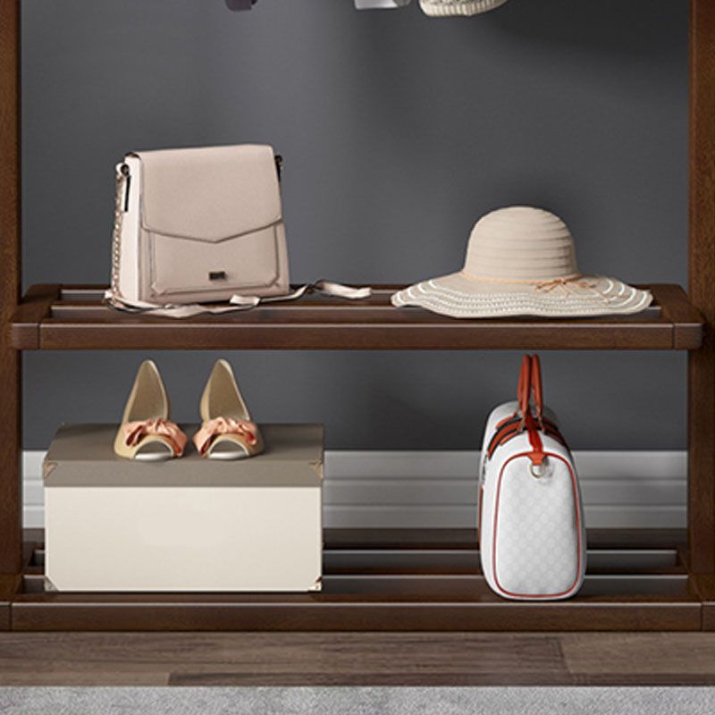 Rack de manteau traditionnel en bois massif en bois massif rack de conception avec étagères avec étagères