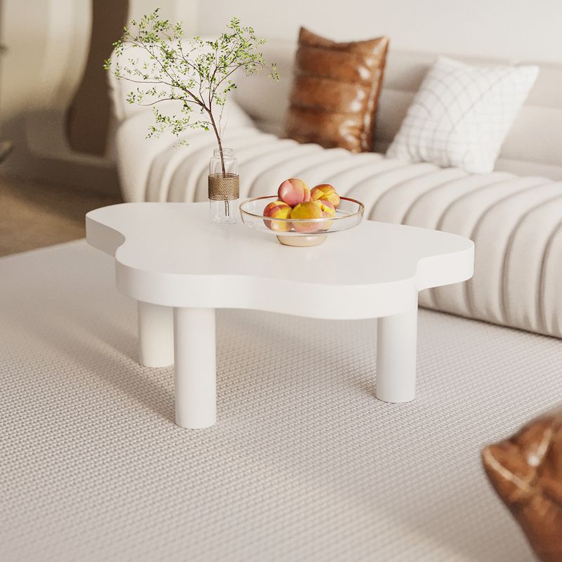 Table basse simple en bois massif, table basse à 3 pieds de forme libre