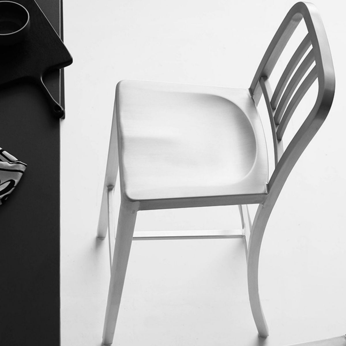 Contemporary Metal Backrest Counter High Stool in Silver for Home Use Clearhalo 'Bar Furniture' 'Bar Stools' 'bar_stools' 'furn' 'furn_bar_stools' 'Furniture' 'Kitchen & Dining Furniture' 1200x1200_6d6b25e3-34de-457b-8d09-bfdabd6b54a6