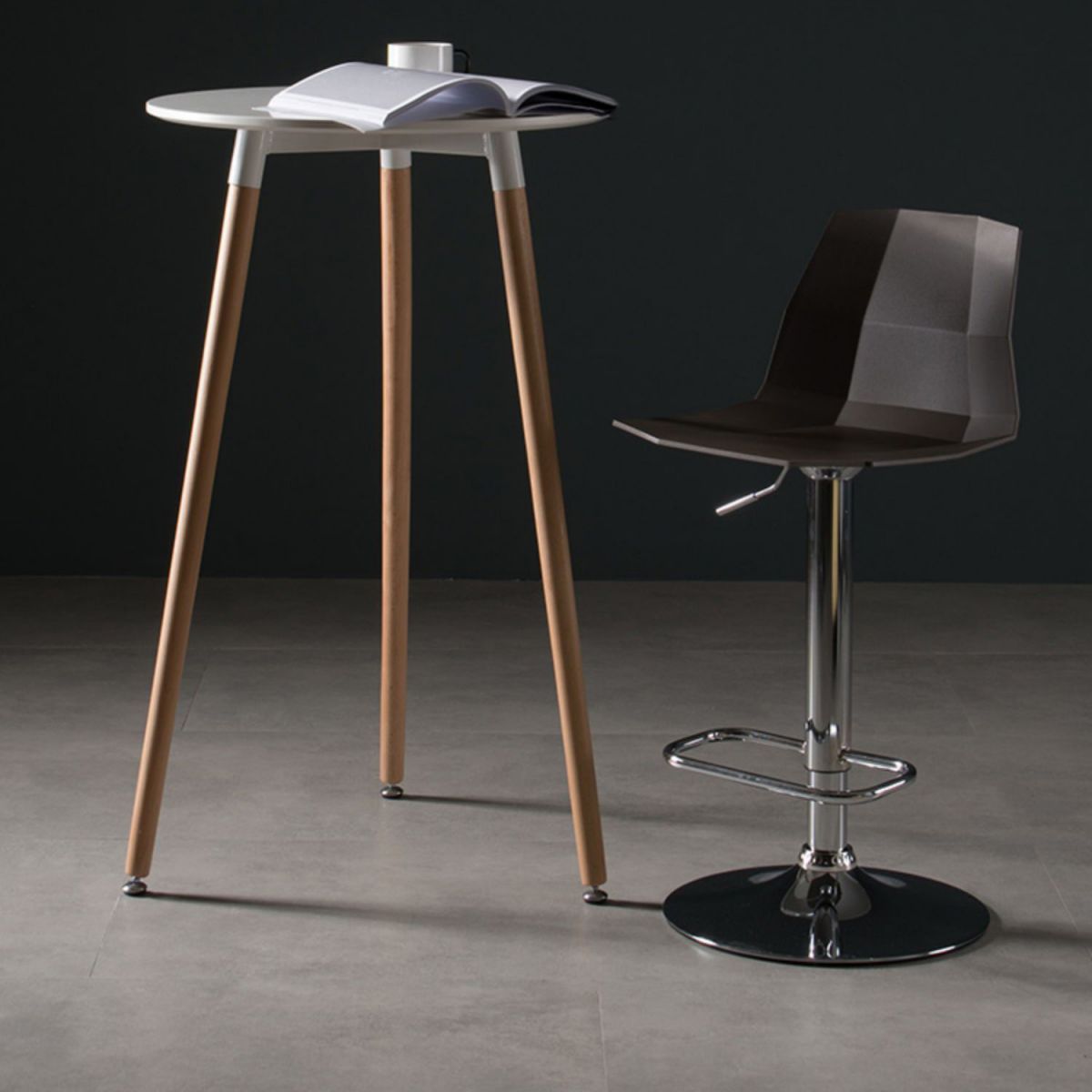 Modern Plastic Counter & Bar Stool Indoor Adjustable Height Footrest Stool Clearhalo 'Bar Furniture' 'Bar Stools' 'bar_stools' 'furniture_bar_stools' 'Kitchen & Dining Furniture' 'kitchen&dining_furn' 'kitchen' 'kitchen_furn' Furniture' 1200x1200_6d72e85e-0c8c-43a7-90ed-08ff16079ef2