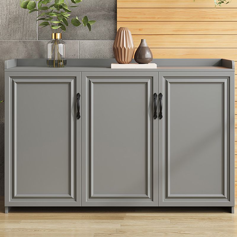 Tavolo da tavolo a buffet in stile contemporaneo con armadi