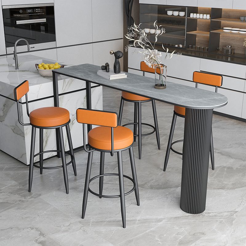 1/5-teiliges Barhocker- und Tischset. Industrielles ovales Bartisch-Set