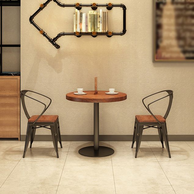 キッチンとダイニングルーム用のメタルモダンラウンド屋内テーブルパインウッドトップテーブル