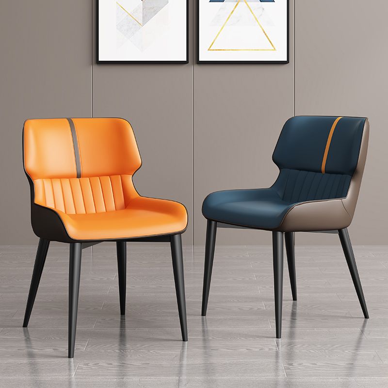 Chaise d'appoint à oreilles contemporaine, finition mate, chaise de salle à manger en cuir