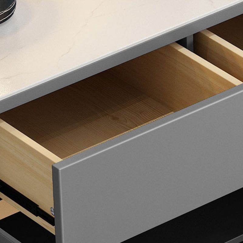 Tavolo da sala da pranzo a buffet in stile moderno con armadi e cassetti