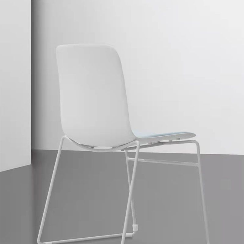 Eigentijdse bureaustoel geen pijnlijke armloze conferentiestoel