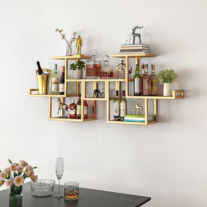 Botella de vino montada en la pared de metal y rejilla de vinos moderna con estante