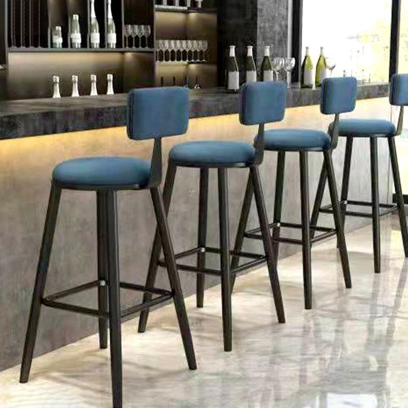 Industrial Style Metal Bar Stool Round Seat Counter Stool for Kitchen Bar Clearhalo 'Bar Furniture' 'Bar Stools' 'bar_stools' 'furn' 'furn_bar_stools' 'furniture_bar_stools' 'Kitchen & Dining Furniture' 'kitchen&dining_furn' 'kitchen' 'kitchen_furn' Furniture' 1200x1200_6eb770a8-4eb4-4e48-b35d-c3081eaa9d04