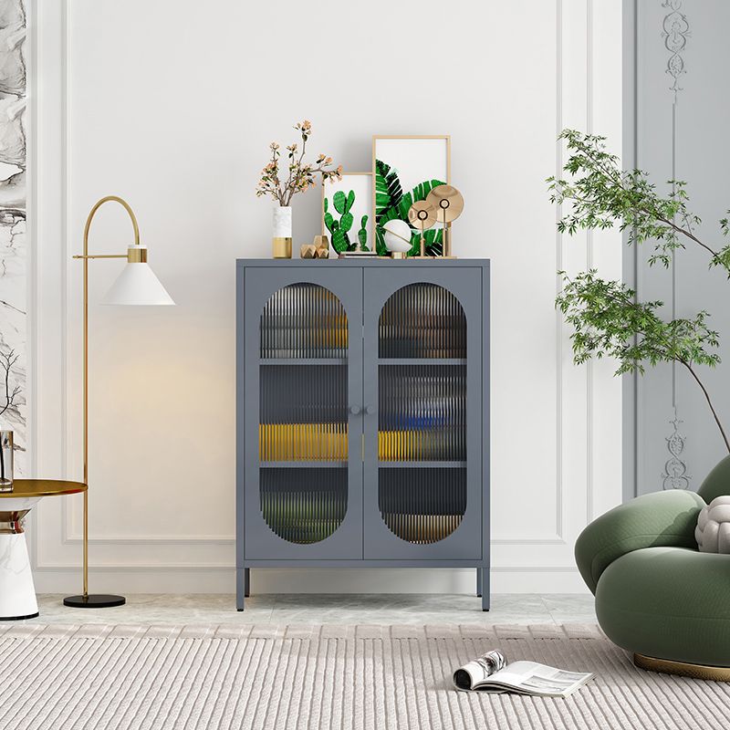 31,5 "L serveur de style glam avec les jambes métalliques du buffet finition métallique avec portes en verre