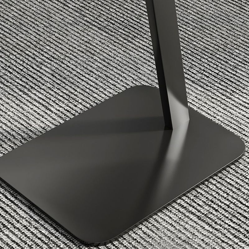 Soggiorno modernistico geometrico a doppio livello con tavola laterale del piedistallo