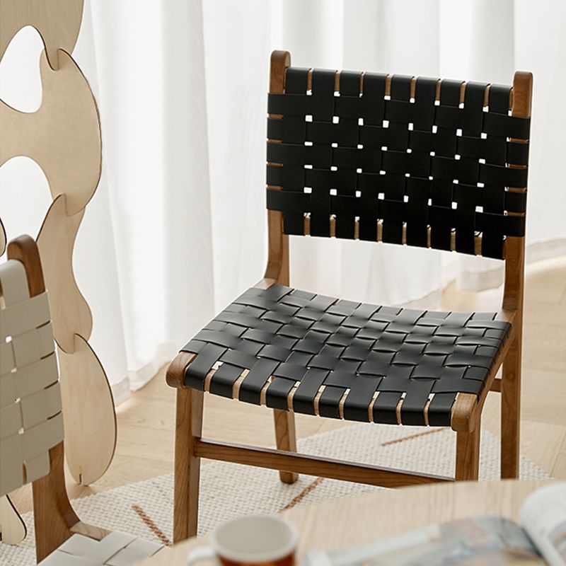 Sedia da pranzo tradizionale in legno di cenere sedia sul retro aperto per la casa