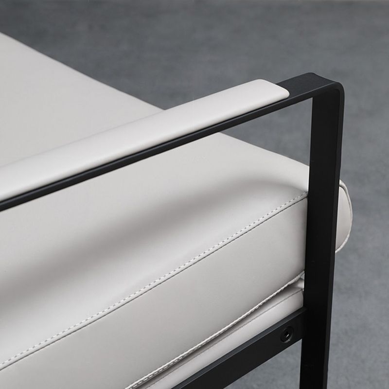 Sedia a braccio di slitta moderna di metà secolo in finta poltrona di accento in pelle per soggiorno