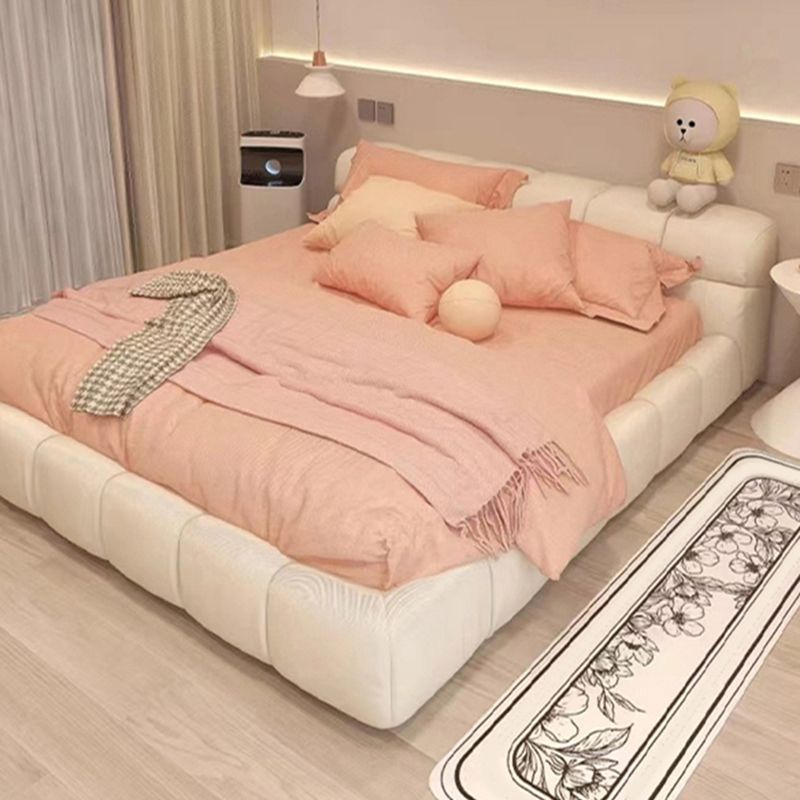 Lit standard contemporain avec tête de lit en cuir authentique touflée