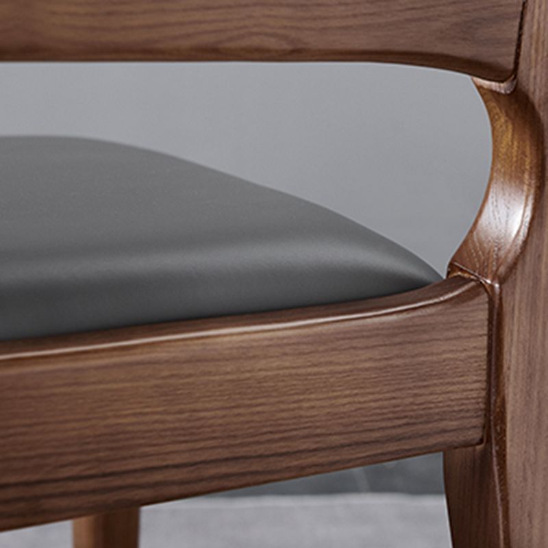 Chaise de salle à manger contemporaine Chaise latéral de jambes en bois massif en noyer