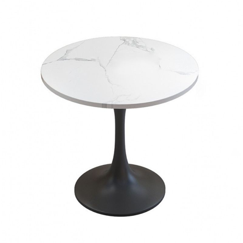 Traditionele luxe eettafel Stenen eettafel met metalen onderstel