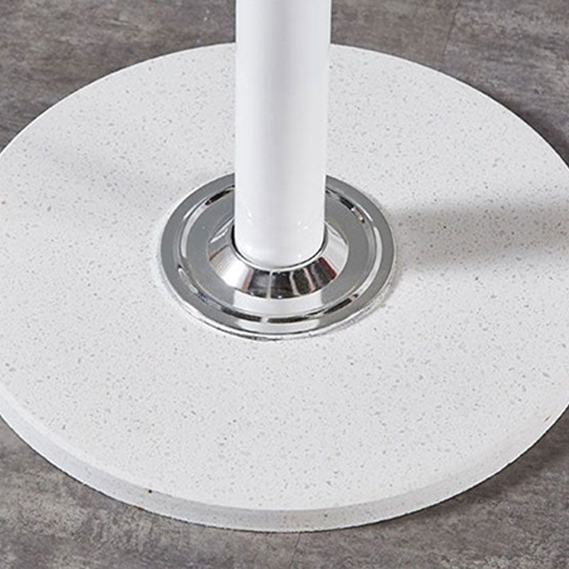 Rastrellone moderno con tela metallica in metallo ganci a piedistallo a forma di rivestimento a forma di verniciatura