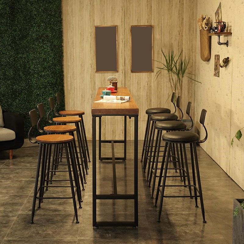 Tavolo da bar rettangolo superiore in legno di pino tavolo da bistrot industriale con base di cavalletto in nero