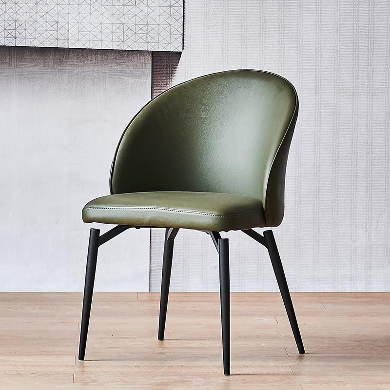 Chaise de salle à manger rembourrée en cuir chaise latéral contemporaine avec base noire