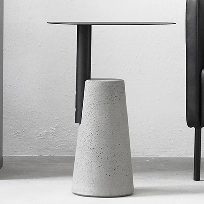 Concrete Side Table Modern Pedestal Round End Table for Living Room Clearhalo 'Coffee & Accent Tables' 'End & Side Tables' 'end_side_tables' 'furn' 'furn_end_side_tables' 'Furniture' 'Living Room Furniture' 1200x1200_70d0741f-3ac2-4ba8-8b92-40cc49a02692