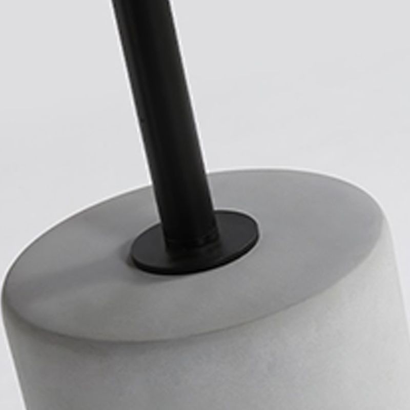 Round Metal Top Pedestal Side Table Pedestal End Table for Living Room