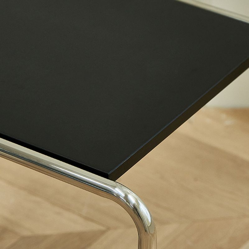 Mesa minimalista rectangular 15.7 "D Tabla final moderna de trineo de trineo de acero