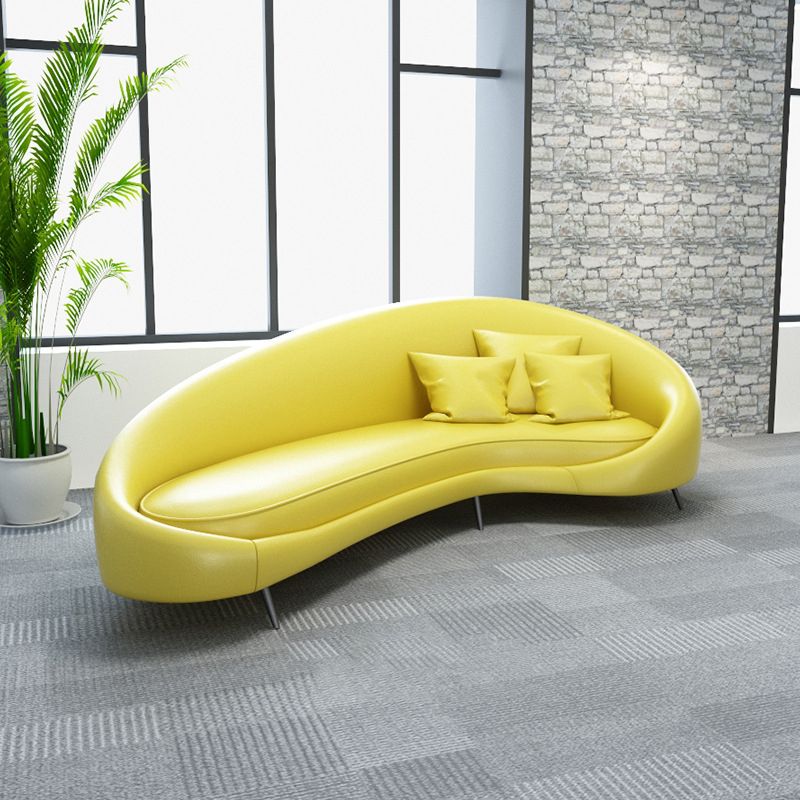 Moderne faux leer gebogen bank met hellende armen voor woonkamer