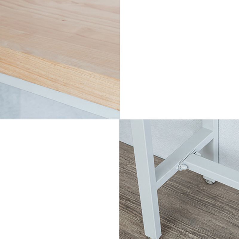 Brauner Bartisch aus massivem Holz, weiße Beine und Metallsockel