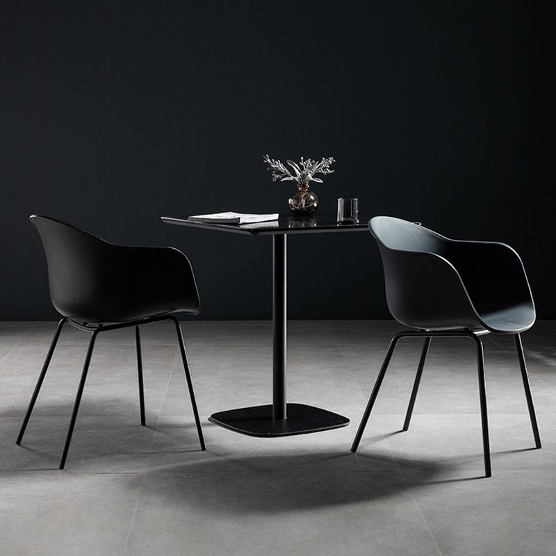 Salle à manger au café table de restauration industrielle table de salle à manger en bois