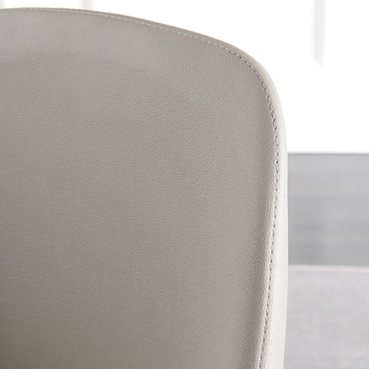 家のために木製の脚を備えたモダンなスタイルのダイニングチェアアームレスチェア