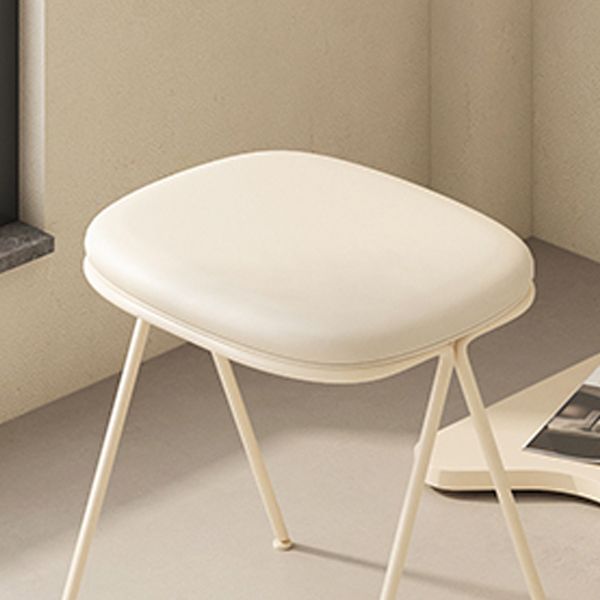 Vanity di trucco metallico moderno per camera da letto con un set di vanità per il trucco del cassetto