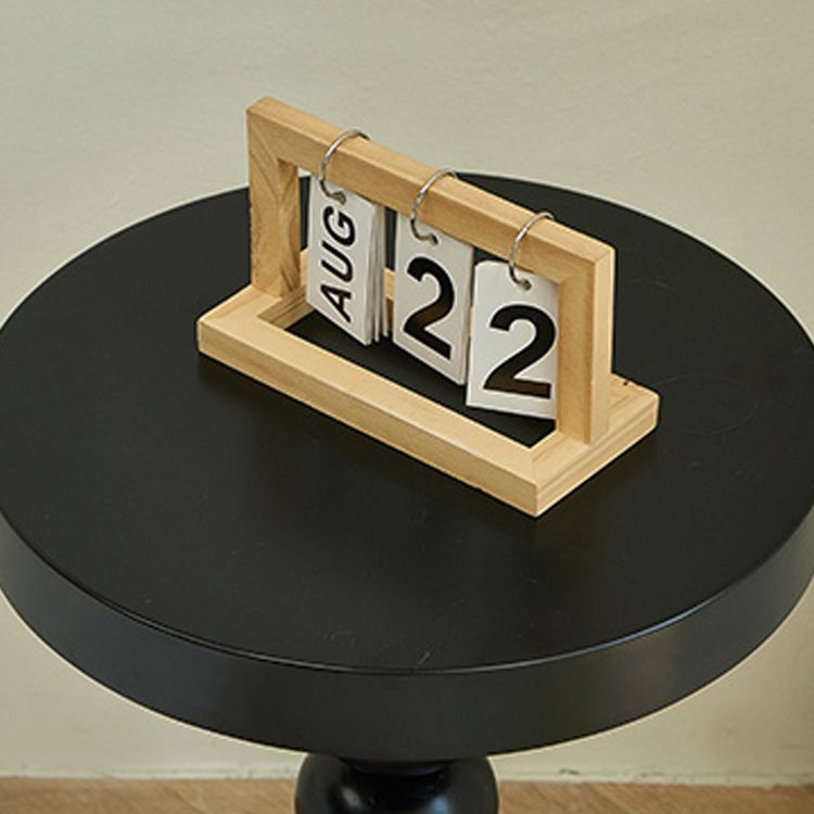 Traditional Round Wooden End Table 15.74" Wide Pedestal Side Table