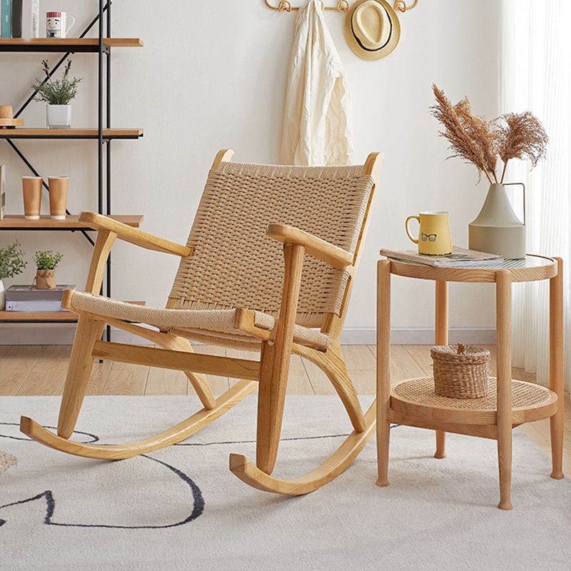 Traditionele schommelstoel vast houten frame vleugel stoel terug binnen schommelstoel