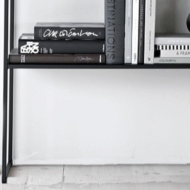 Tavolo console contemporanea di ferro con base di slitta per la base di accento Hall