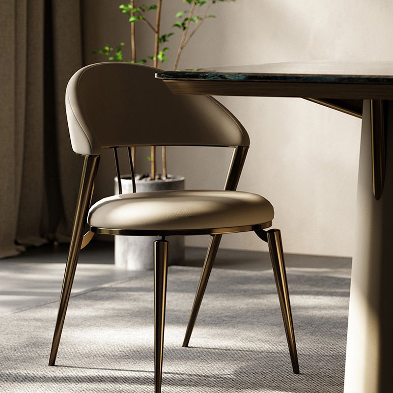 Sedia da pranzo a casa sedia laterale aperta.