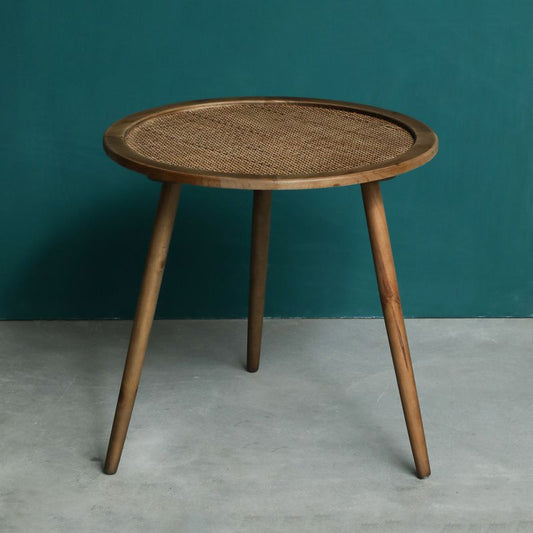 Tavola moderna del lato rotondo a 3 gambe con accenti di rattan