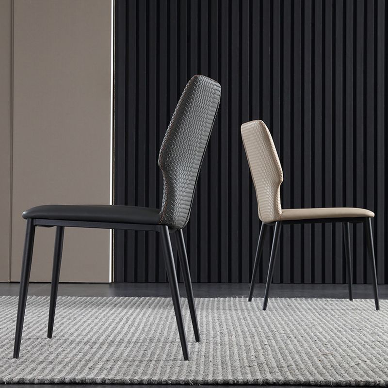 Chaises latérales sans bras de style industriel avec des jambes en métal pour la cuisine